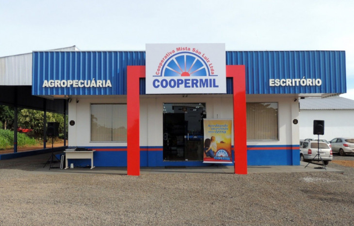 A Coopermil tem 16 unidades de atendimento e mais de 900 colaboradores. Foto: Divulgação.