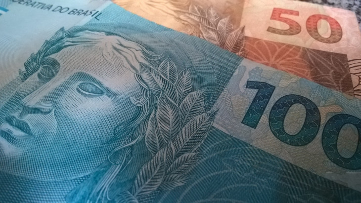 Boletos com valor igual ou superior a R$ 100 podem ser pagos em qualquer banco. Foto: Pexels.