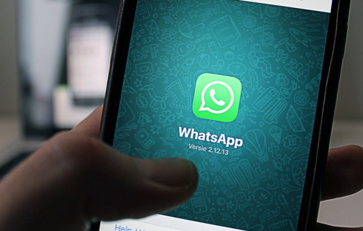 De acordo com a Folha, empresas estão comprando pacotes de disparos de mensagens políticas pelo WhatsApp. Foto: Pexels.