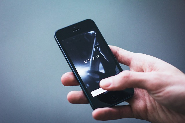 Vem aí o Uber para garçons? Foto: Pixabay.