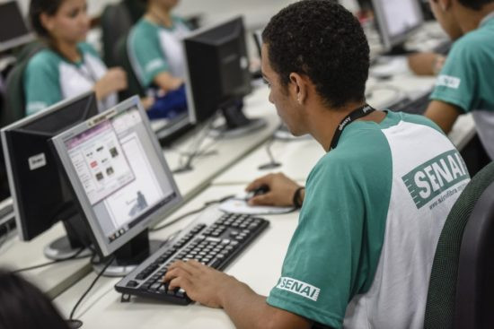 Alunos do Senai, um dos parceiros do novo financiamento. Foto: Divulgação.