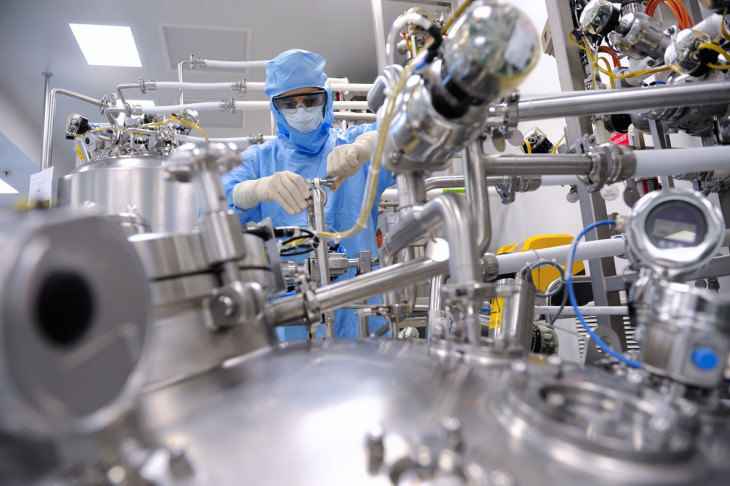 Fabricar remédios é uma atividade complicada. Foto: Vincent Moncorgé / Sanofi Pasteur