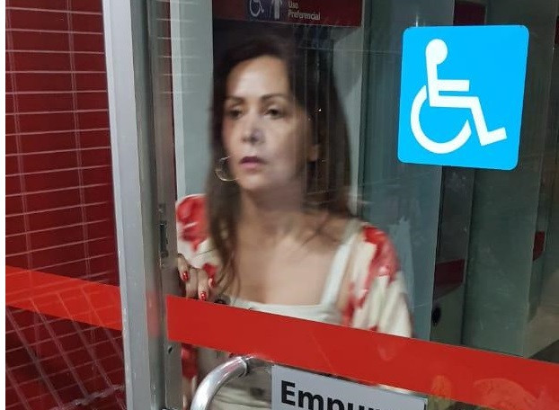 Clédia ficou uma hora presa no caixa do Bradesco.