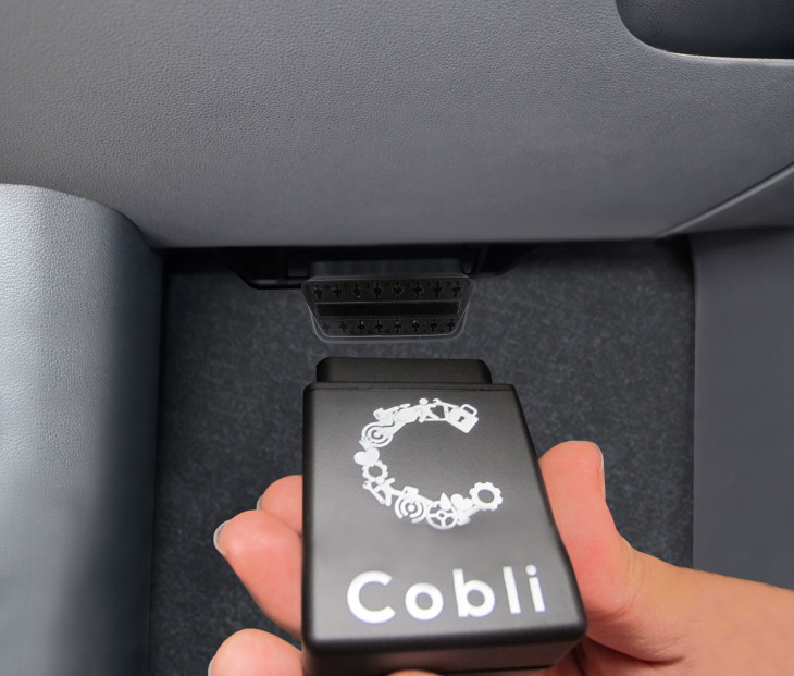 A Cobli fornece software e hardware para sistema de rastreamento, telemetria e gestão de frotas. Foto: Divulgação.