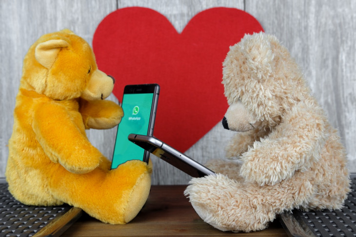 Zenvia e 4all se uniram num caso de amor pelo WhatsApp. Foto: Pixabay.