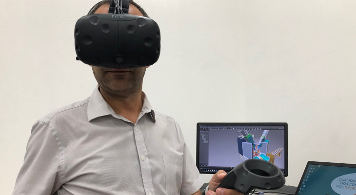 Funcionários da Embraco estão no mundo da realidade virtual.