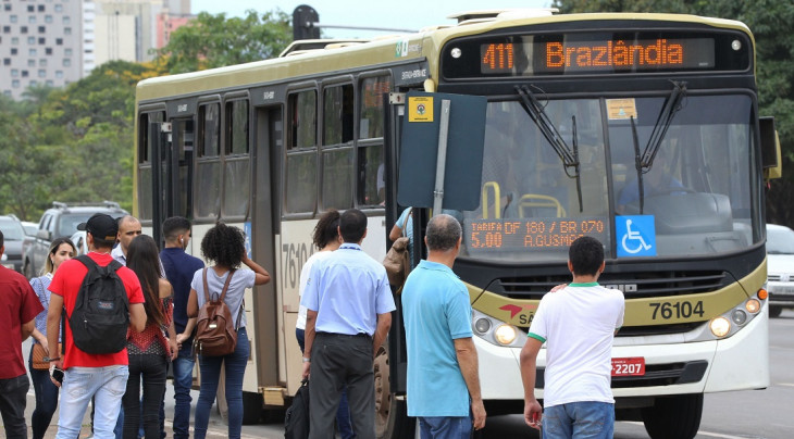 Ônibus no Brasil ainda estão no passado. Foto: Toninho Tavares/Agência Brasília.