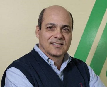 Carlos Cesar Almeida.