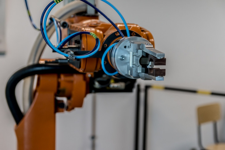 Os investimentos de robótica em 2019 devem ser 73% em robôs industriais. Foto: Pixabay.