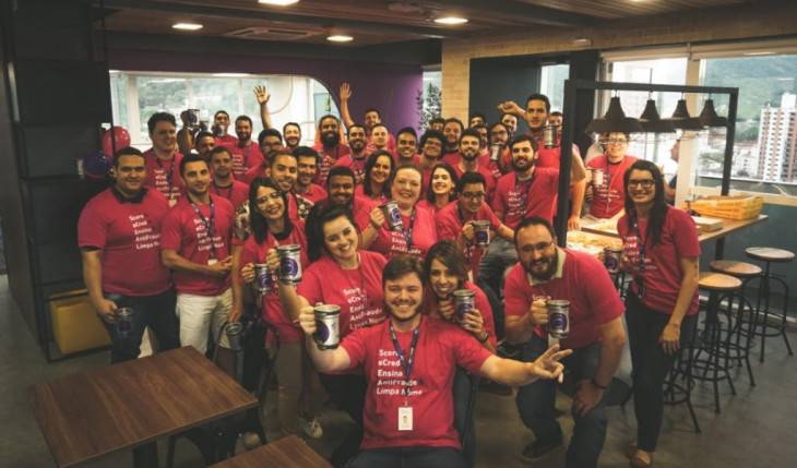 Profissionais com melhor resultado no treinamento poderão ingressar no time do Serasa Consumidor, em Blumenau. Foto: Divulgação.