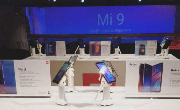 O novo momento da marca no país inclui a venda de smartphones como o Mi 9 (com valor de R$ 4 mil). Foto: Divulgação.