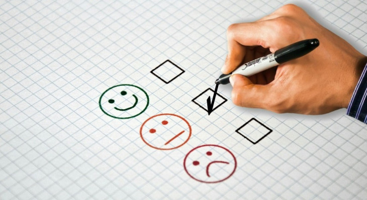 Cliente feliz gera bônus. Foto: Pixabay.
