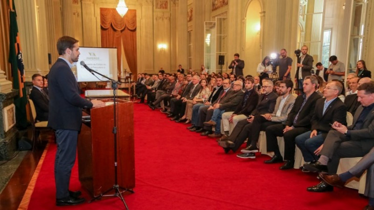 O RS lançou quatro editais para incentivar a pesquisa científica e a inovação tecnológica. Foto: Gustavo Mansur/Palácio Piratini.