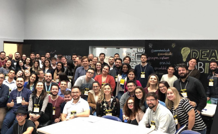 Em três horas de imersão, cerca de 100 participantes, divididos em 8 equipes, trabalharam no desafio. Foto: Divulgação.