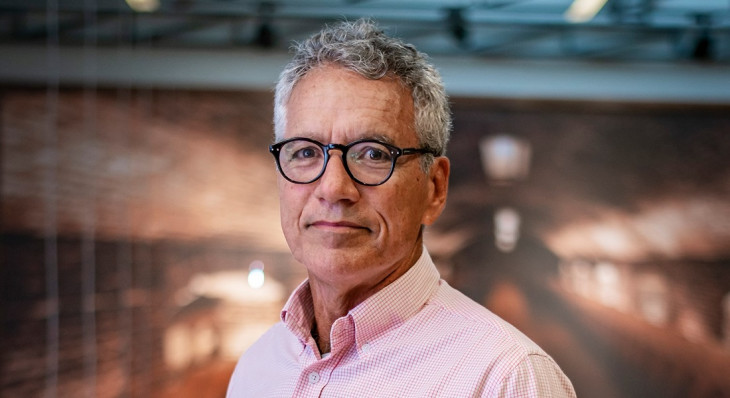 André Mello.