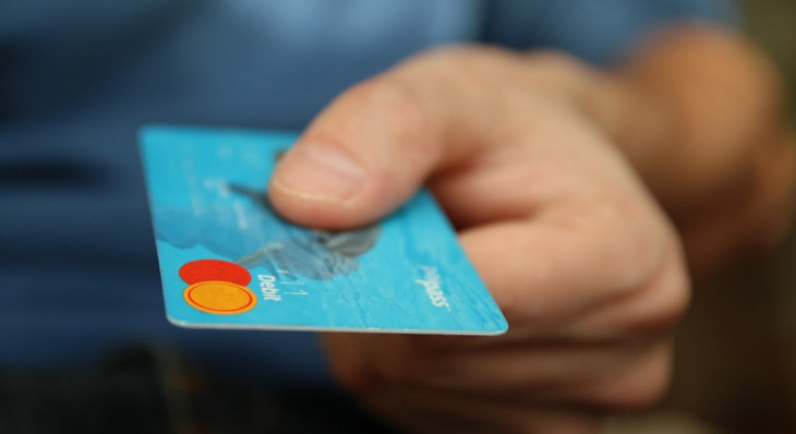 1 milhão de reais? Sem problema, passa no cartão. Foto: Pexels.