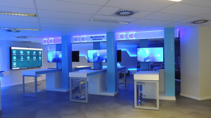 O DEX é um espaço interativo voltado para as indústrias de manufatura e processos. Foto: Divulgação.
