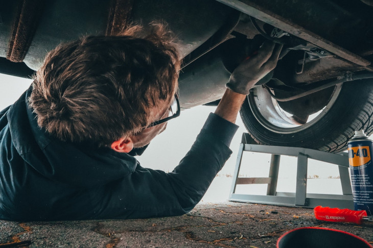 Se informe antes de levar o seu carro para o conserto. Foto: Pexels.