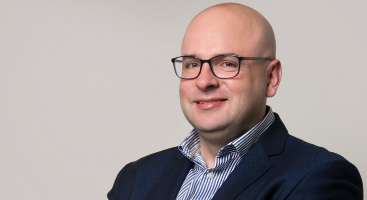 Elemar Júnior é CEO da empresa a ExímiaCo.