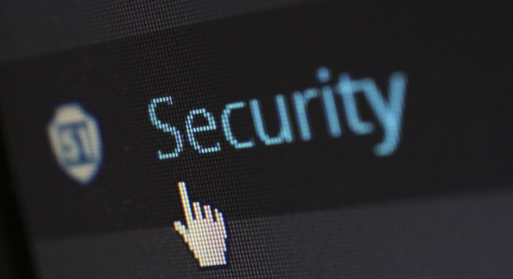 Se preocupar com a segurança online é fundamental. Foto: Pexels.