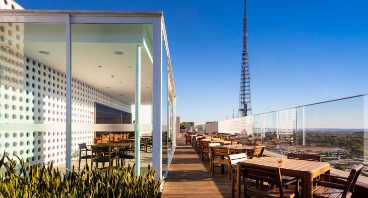 O B Hotel Brasília fica no Eixo Monumental de Brasília. Foto: Divulgação.