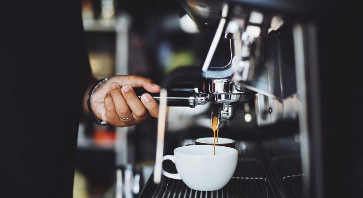 Um cafezinho, por favor. Foto: Pexels.