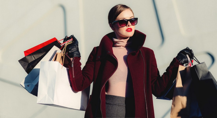Locaweb está rica e pronta para fazer compras. Foto: Pexels.