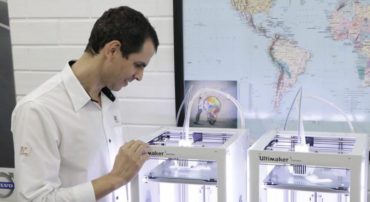 Impressoras 3D da Ultima Maker em uso na Riosulense.