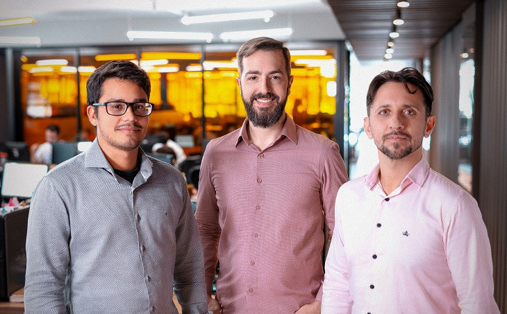 Fábio Feichtinger (ACCT), Thiago Bacchin (Cadastra) e Frederico Heitmann (ACCT).