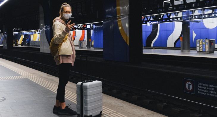 Estudos preliminares indicam que o coronavírus pode ficar vivo no celular por até nove horas. Foto: Pexels.