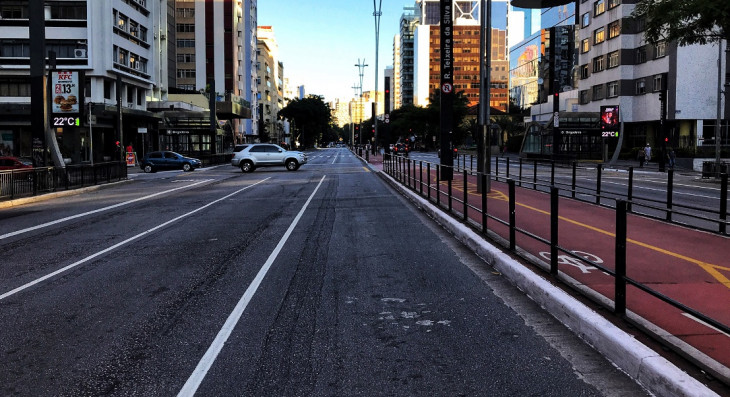 Avenida Paulista deserta nesta quinta-feira, 26. Foto: Roberto Parizotti.