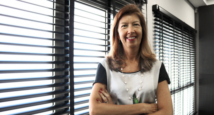 Sandra Fantoni, diretora de produtos e marketing da Agis Distribuição. Foto: divulgação.