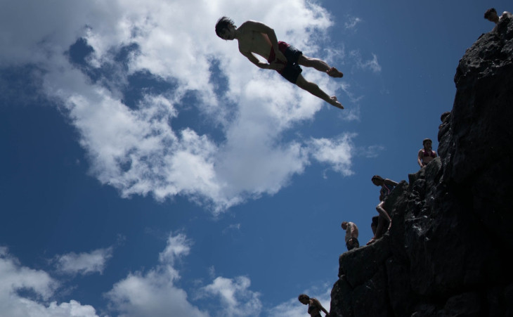 Economia brasileira vai saltar de um precipício em 2020. Foto: Pexels.