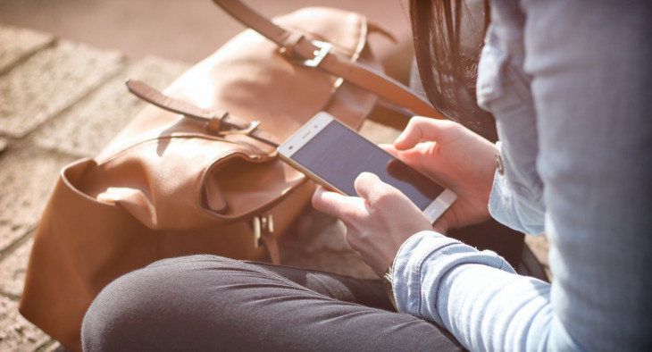 Fintech brasileira realiza transações financeiras via WhatsApp. Foto: Pexels.