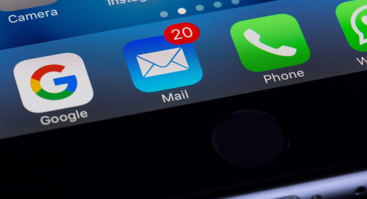 E-mail é uma peça chave na comunicação de marca. Foto: Pexels.