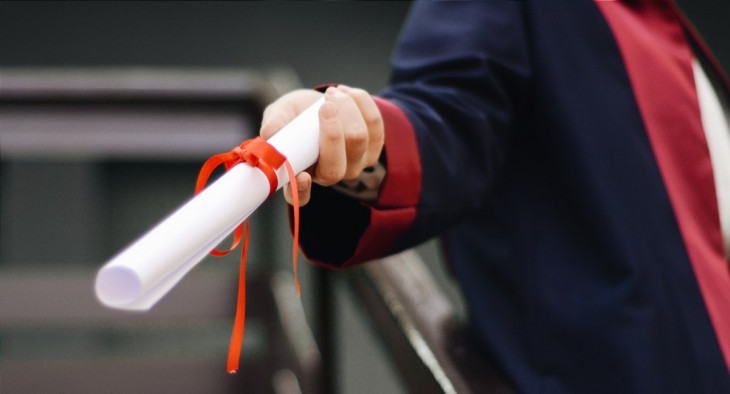 Busca pelo diploma foi cancelada ou adiada. Foto: Pexels.