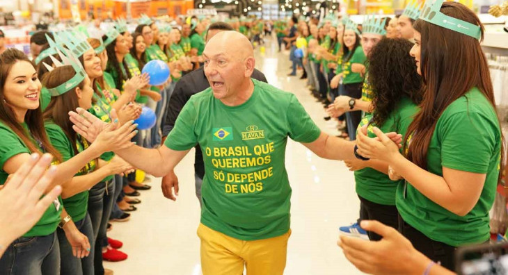 Luciano Hang, dono da Havan, inaugura uma loja. Foto: DIvulgação Havan.
