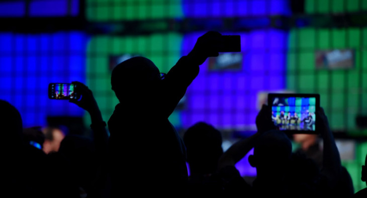 Um evento à procura de alguém que pague a conta. Foto: https://www.flickr.com/photos/websummit/