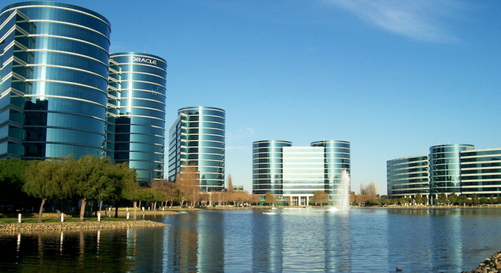 Sede da Oracle é um dos cartões postais do Vale do Silício. Foto: https://www.flickr.com/photos/hollyward