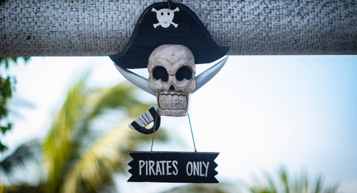 Internet está cheia de produtos piratas. Foto: Pexels.