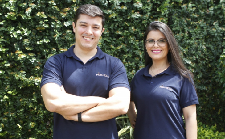 Renan Kreling e Karine Santos, fundadores da Pix Mídia. Foto: divulgação.