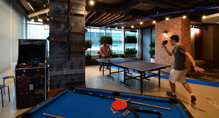 Quem precisa de um milhão de dólares quando pode jogar pingue pongue, certo? Foto: Divulgação/Google.