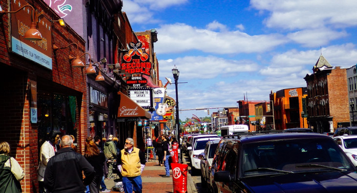 Nashville é um destino turístico para fãs de música country. Foto: https://www.flickr.com/photos/spablab/