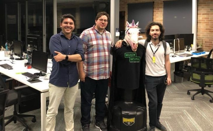 Da direita para a esquerda: Davi e Thiago Freitas, sócios da Brisa Robótica. Foto: divulgação