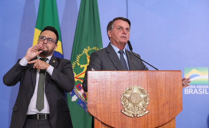 "E a privatização do Serpro e Dataprev, ó". Foto: Isac Nóbrega/PR.