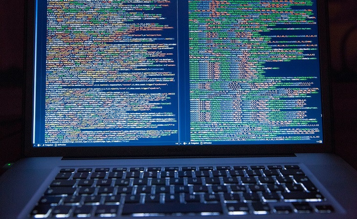 APIs ajudam um sistema a conversar com outro. Foto: Pexels.