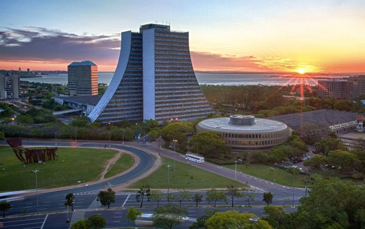 A Procergs é o prédio redondo. Foto: Procergs.