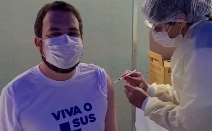Primeira vacina de Boulos foi apagada do sistema. Foto: Divulgação.
