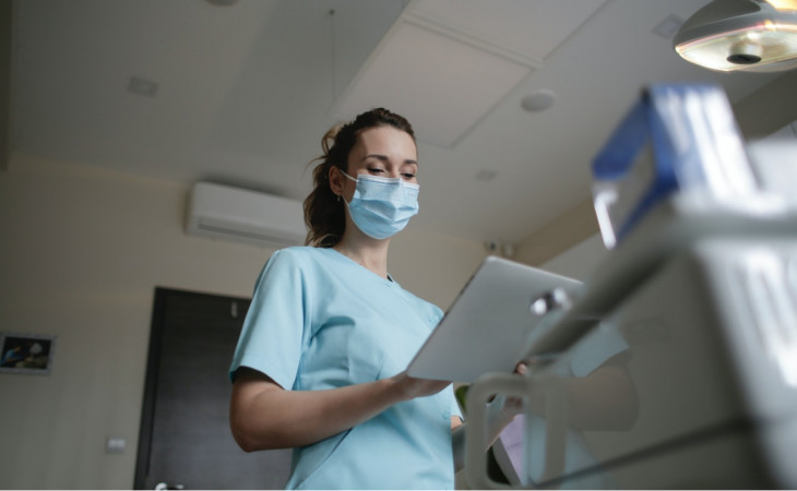 A SimDoctor oferece um sistema de gestão para clínicas e consultórios. Foto: Pexels.
