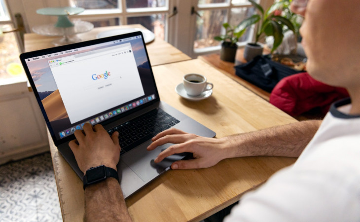 Calculadora foi lançada para que os colaboradores vejam o impacto na remuneração. Foto: Pexels.